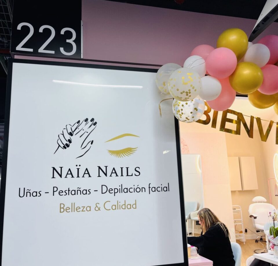 naia nails